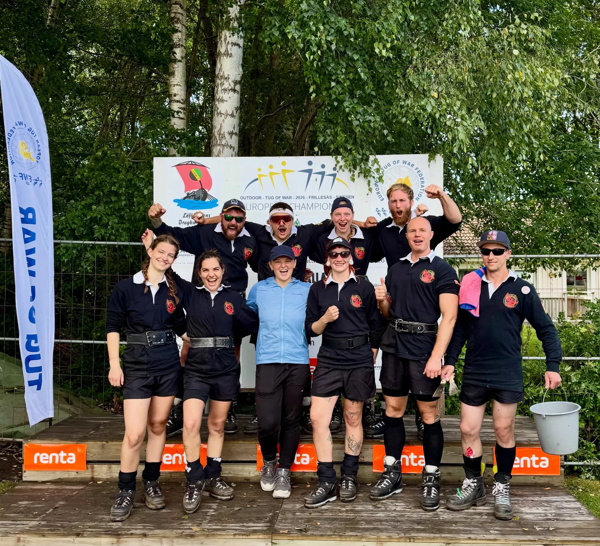Das Mixed-600-kg-Team nach dem Sieg über die serbische Auswahl — der erste Vereinssieg auf europäischem Boden und Platz 7.